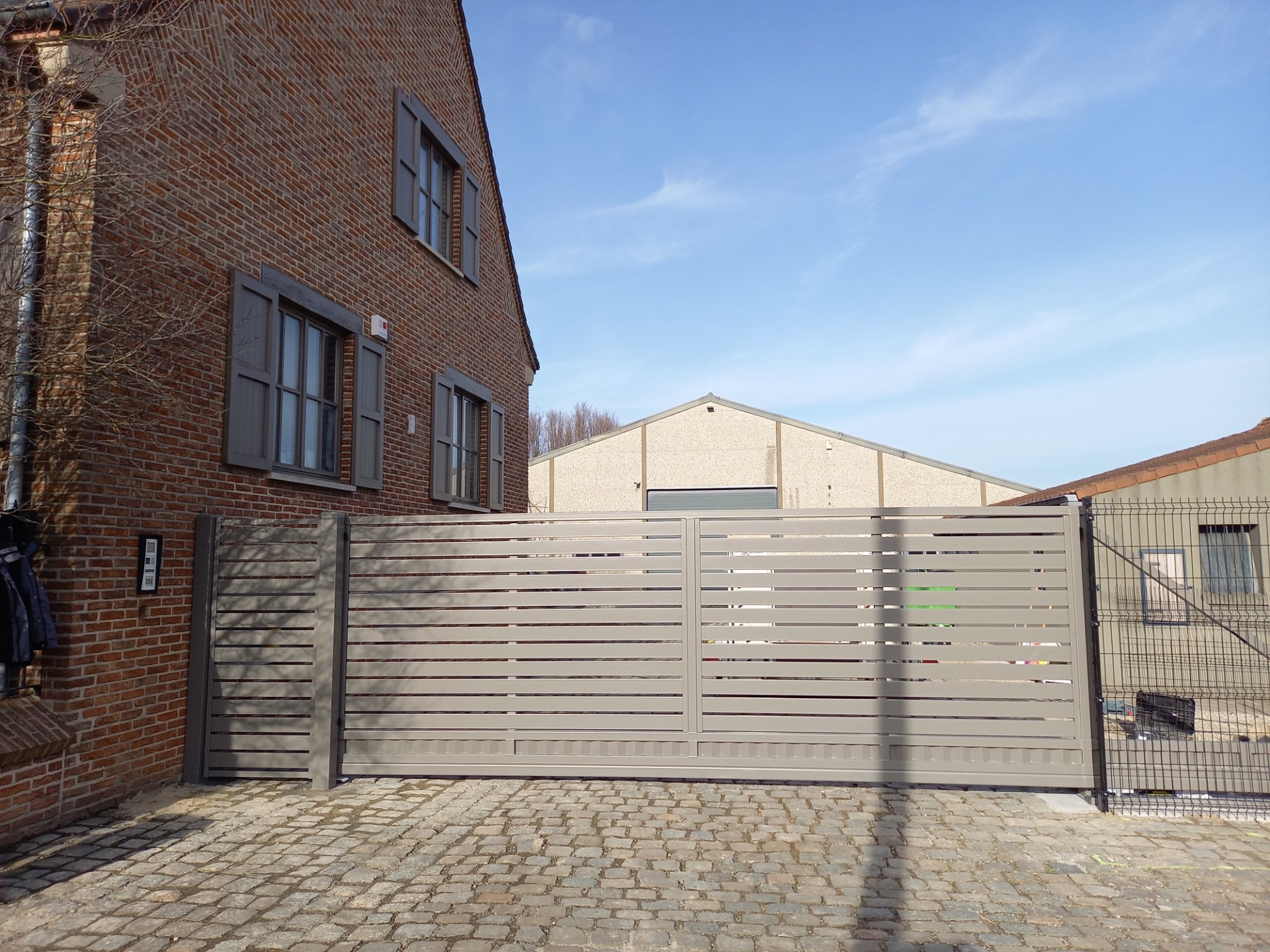 Portail coulissant en métal style Mala 100mm